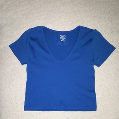 rue21 Blue Solid Knit Stretch V-Neck Short Sleeve T-Shirt Women’s M