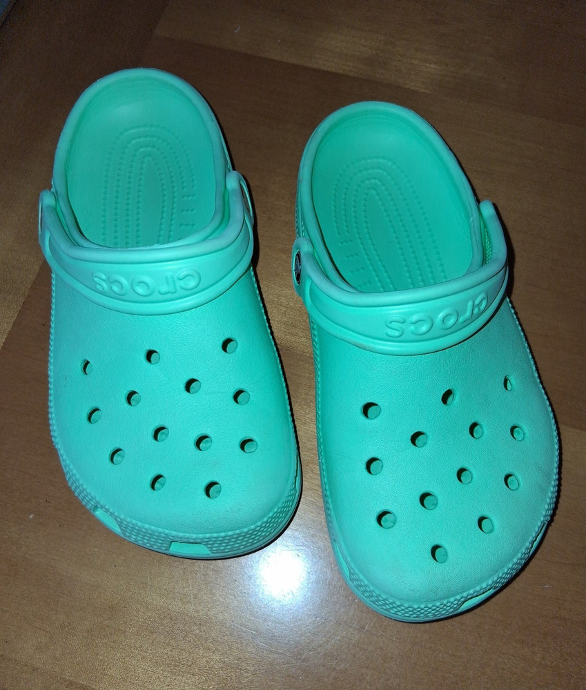 Crocs Classic Clog Green US 7 Slip-On Clog Breathable Lightweight Comfort