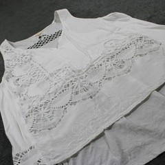TINY White Crochet Lace Embroidered Boho Sleeveless Top High Low Hem Tank
