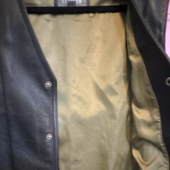 Wilsons Leather Men’s black genuine leather vest, size Large.