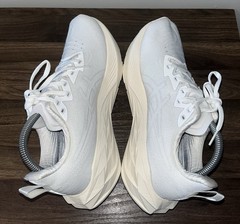 ASICS Novablast 4 Running Sneaker Shoes Women’s White Size US8.5 EU40