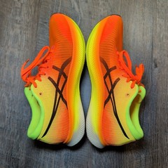 Asics Metaspeed Edge Shocking Orange Women’s Size 7.5 Athletic Running Sneakers