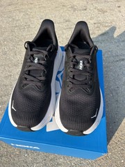 Size 8 – Hoka One One HOKA Arahi 7 Black White W