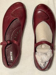 Women’s Fiona Comfort Clogs Shoes Size 9 Bordeaux Burgundy Slip-On Casual