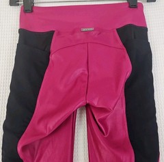 Koral ~Woman Size S~ Raspberry/Black Leggings NWOT.