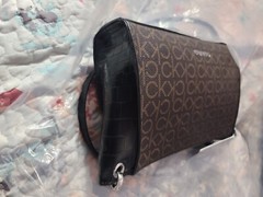 Calvin klein garnet signature top zipper crossbody