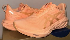 ASICS Novablast 4 1011B887-800 Peach Orange Men’s 9.5 POWB