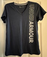 Under Armour Women’s Heat Gear Loose Fit Athletic Shirt *Size Medium* Navy Blue