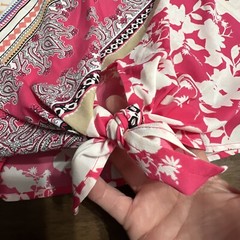 CHICO’S Size 3 Blouse Scarf Bandana Print Top Tie Front W/peep Hole