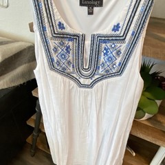 Luxology White Blue Embroidered Sequin V-Neck Sleeveless Tunic Blouse 10