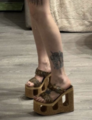 RARE YING E YANG Pheasant Feather Sculpted Cork Wedge Sandal Boho EU 37.5 US 7.5