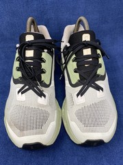 ON Cloudstratus Road Running Shoes Womens 7.5 White Sage Black CloudTec Comfort