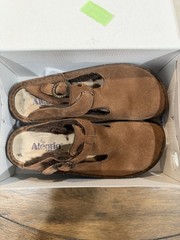 Alegria Clogs With Fur Size 9-9.5