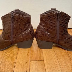 True Craft | Western Cowgirl Faux Snakeskin Zip Closure Ankle Boots 2.25in Heel