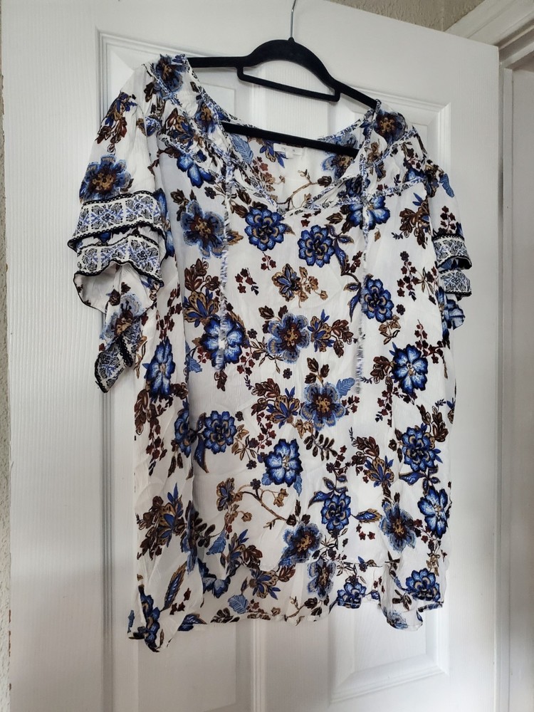 Maurices Womens Blue White Floral Double Flutter Short Sleeve Top Size 4x Boho