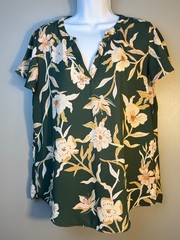Maurices Green Floral Flutter Sleeve Blouse Women’s Large