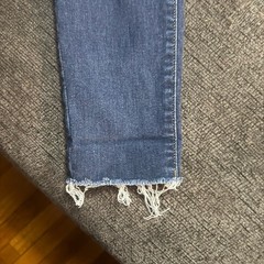 GAP Mid Rise Skinny Jeans Dark Wash Distressed Raw Hem Size 27 4R