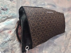 Calvin klein garnet signature top zipper crossbody