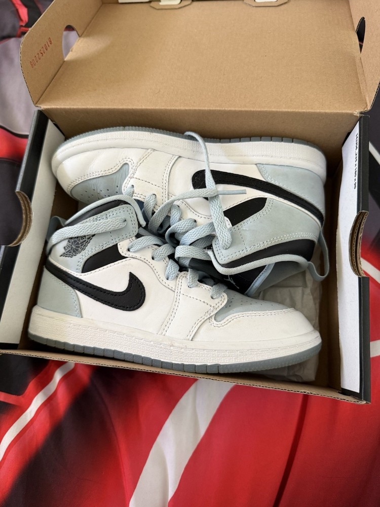 Jordan Air Jordan 1 Mid Kids Sneaker US 13.5C White/Gray/Black DV1339-104