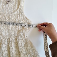 Y2K Mudd white lace flowy top size medium vintage 2000s BOHO