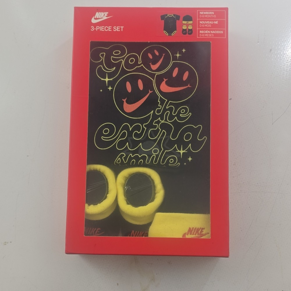 Nike 3-Piece Layette Set Bodysuit Hat Booties Black Yellow Smiley Face 0-6M
