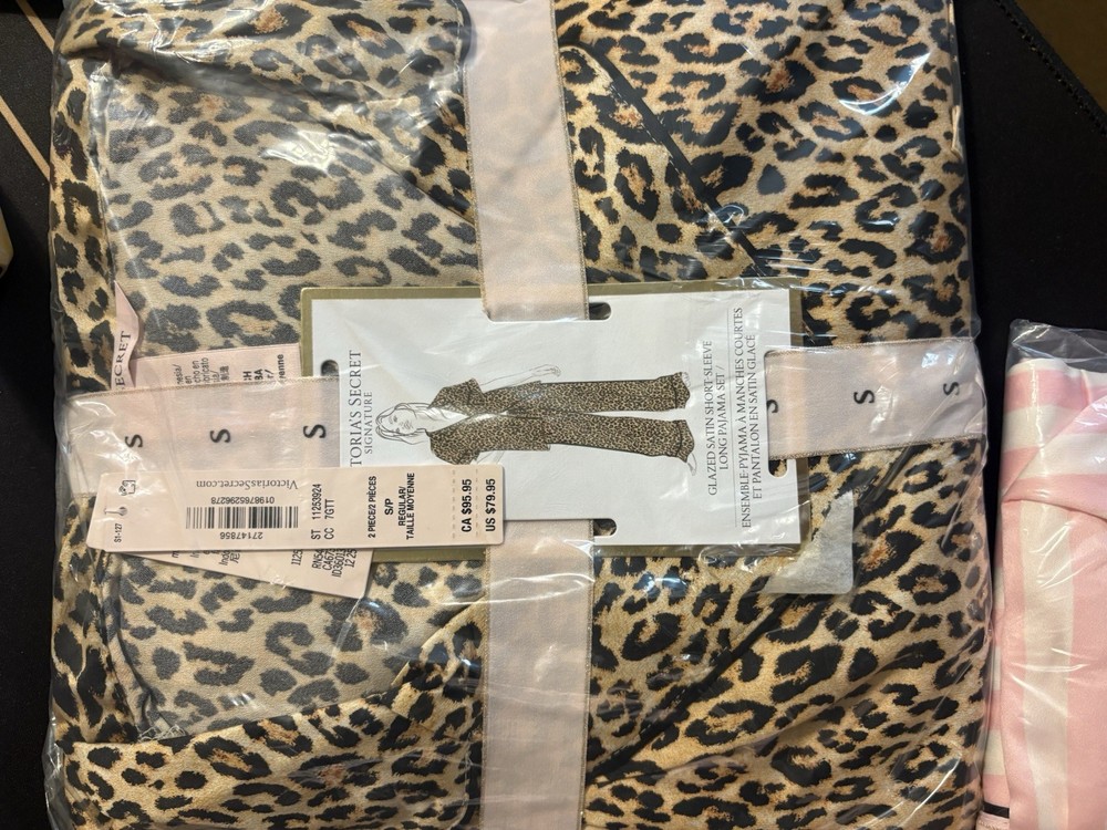 Victoria’s Secret Signature Glazed Satin Leopard Print Long Sleeve Pajama Set S