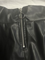 Jolie & Joy Women’s Black Faux Leather Hot Pants Shorts M High Rise Front Zip