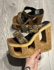 RARE YING E YANG Pheasant Feather Sculpted Cork Wedge Sandal Boho EU 37.5 US 7.5