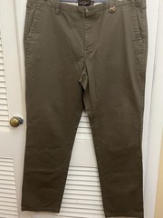 Black Brown 1826 Men’s Olive Green Khaki Chino Pants. Size 38X32 EUC Cotton