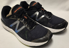 Mens New Balance Fantom Shoes Black/Muti Color Size 9.5 PreOwned Good Condition