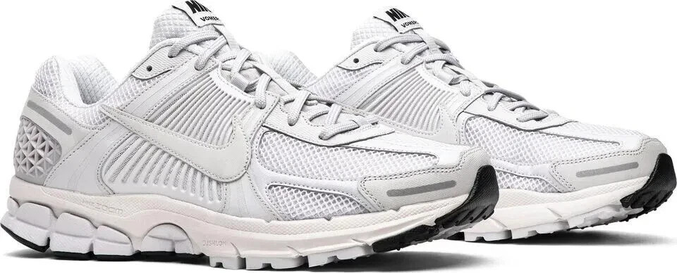 NEW Nike Zoom Vomero 5 Men’s Size 10 Vast Grey/Vast Grey-Black-Sail BV1358-001