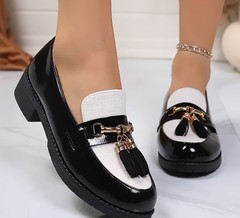 Womans Slip-On Loafers Black/white With Tassel And Comfort