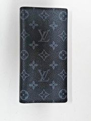 LOUIS VUITTON Wallet: Portefeuille Brazza Black W/Bag & Box