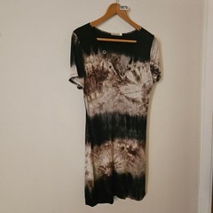 Heart & Hips Tie-Dye Short Sleeve T-Shirt Dress with Lace-Up Grommet Neckline