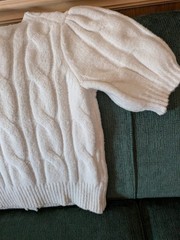 CLASSIC PUFF SLEEVE WOOL WHITE SWEATER W GLAMOROUS BUTTONS AND WEAVE. RETRO