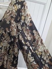 Paisley Vine Women’s M Brown Mocha Floral V-Neck Long Sleeve Ruffle Lined Tunic