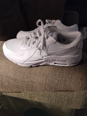 NIKE AIR MAX EXCEE TRIPLE WHITE LEATHER / MESH SHOES WOMENS SIZE 8.5