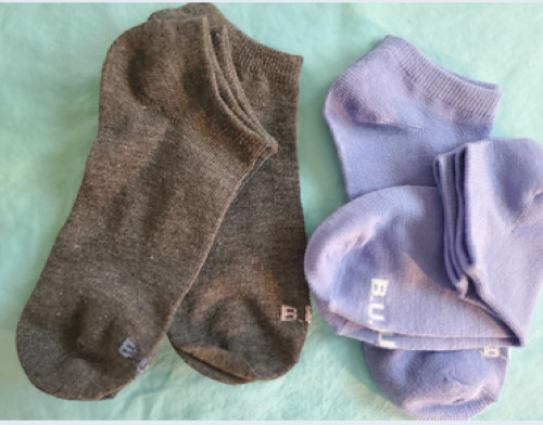 4 new pairs of Women’s B.U.M. anklet socks – 4 grey & 4 light purple