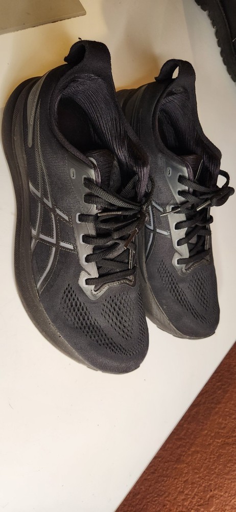 ASICS Gel Kayano 31 Triple Black Men’s Size 10 US 1011B867-001