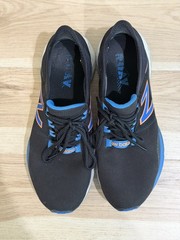 New Balance Fresh Foam ROAV Men’s Size 11 Black Neon Blue Orange Athletic Run