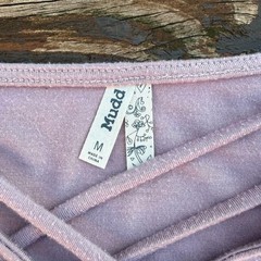 Mudd-clothing Women’s Purple Lavender Criss Cross V Neck Long Sleeve Top |Medium