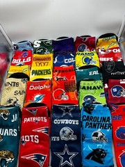 NEW ONE PAIR MENS “FOR BARE FEET” CREW SOCKS ALL 32 FOOTBALL TEAMS 10-13