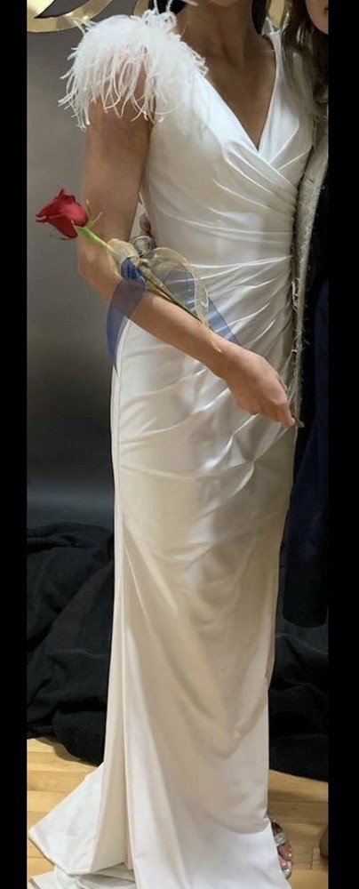 White Feather Cap Sleeve V-Neck Sheath Full-Length Classic Wedding Dress