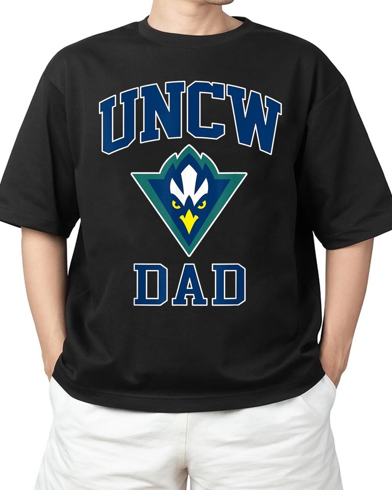 UNCW Arch Vintage Retro College Dad Father’s day Vintage Adult S-4XL T-Shirt