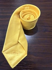 Brioni Men’s Yellow Solid Silk Tie Necktie