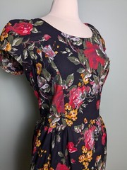 Vintage 80s Does 50s Rose Print Cotton Wiggle Dress Hepburn Button Down Back