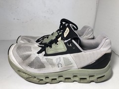 On Cloudstratus White Black Sage Green Running Shoes 39.98997 Women’s Size 9