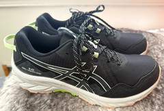 NEW (NWB) ASICS Gel Venture-10 in Black/Whisper Green – Womens 9.5