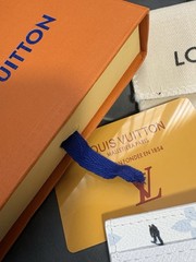 LV Louis Vuitton White Ski Card Holder Wallet Box Is Damaged
