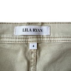 Lila Ryan cream colored flat front khaki cuffed cropped stretchy pants size 4